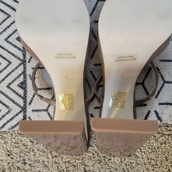 Jeffrey Campbell Hustler Platform Sandal in Taupe Patent, sz 10 - Picture 12 of 14